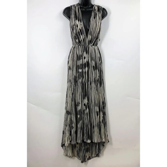 Alice + Olivia Women's Lexa V Neck 100% Silk Ruched‎ Maxi Dress Size 2 NWT $595 - Picture 2 of 16
